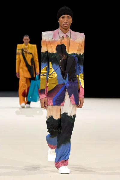 Look 30